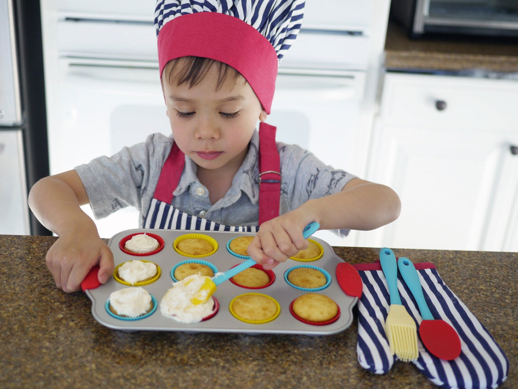 Handstand Kitchen 20-piece Real Mini Cupcake Baking Set with Recipes for Kids
