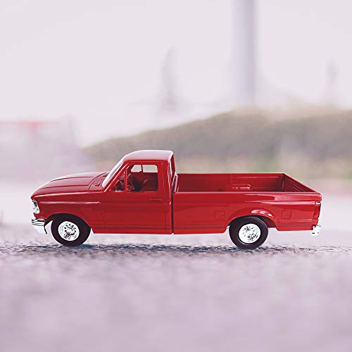 ERTL AMT 1994 Ford F150 Pickup XLT, 1:25 Scale, Crimson Red. Plastic ERTL Promo Collectors Item.