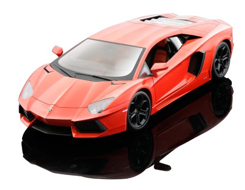 Maisto 1:24 Scale Lamborghini Aventador LP 700-4 Diecast Vehicle (Colors May Vary)
