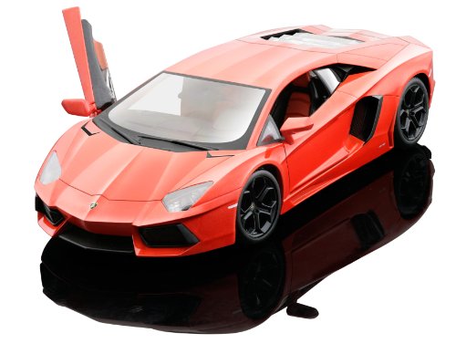 Maisto 1:24 Scale Lamborghini Aventador LP 700-4 Diecast Vehicle (Colors May Vary)