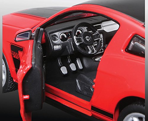 Maisto 1:24 Scale Assembly Line 2012 Ford Mustang Boss 302 Diecast Model Kit (Colors May Vary)